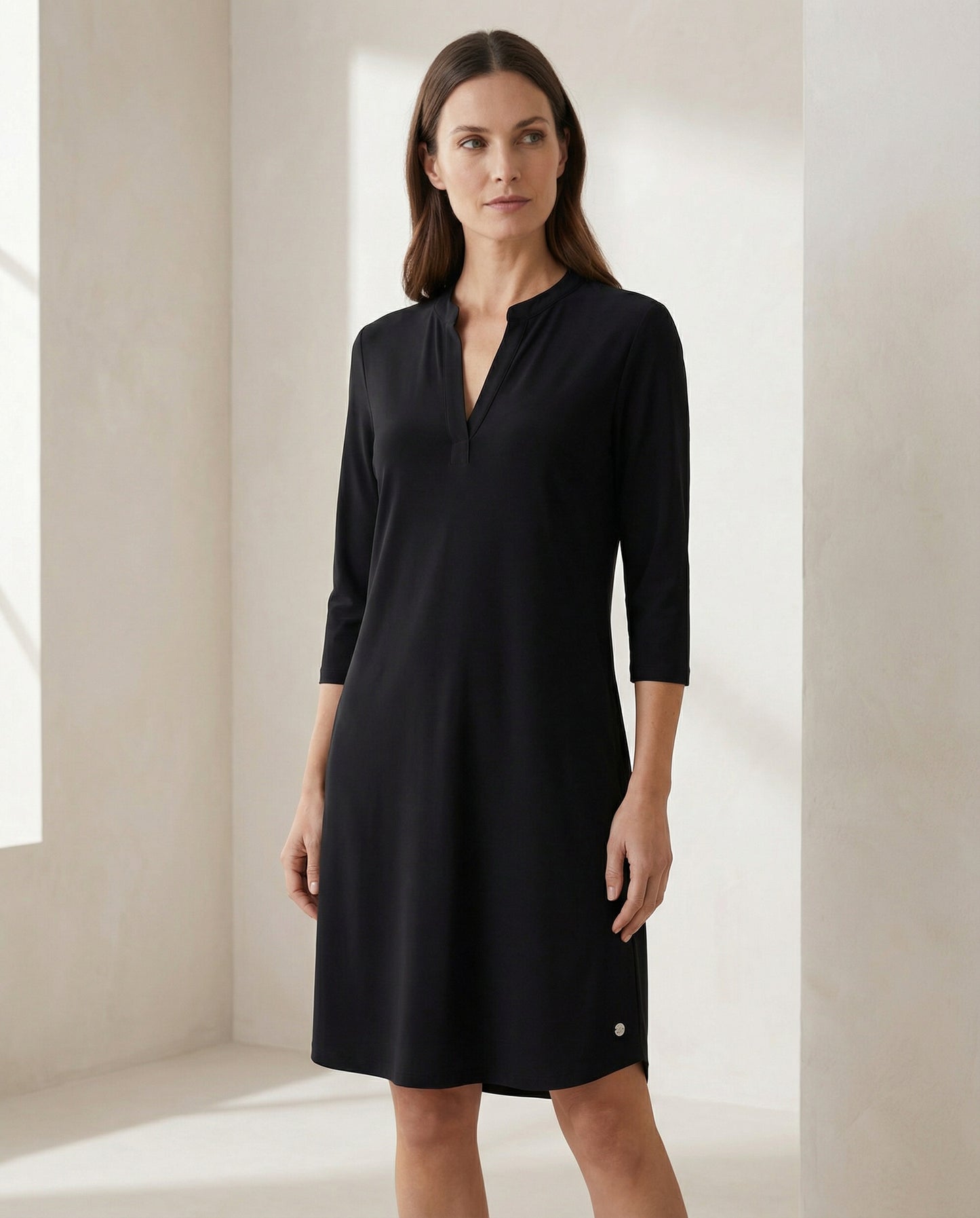 De Angelle Milan Classic Black Go&Flow Midi Dress
